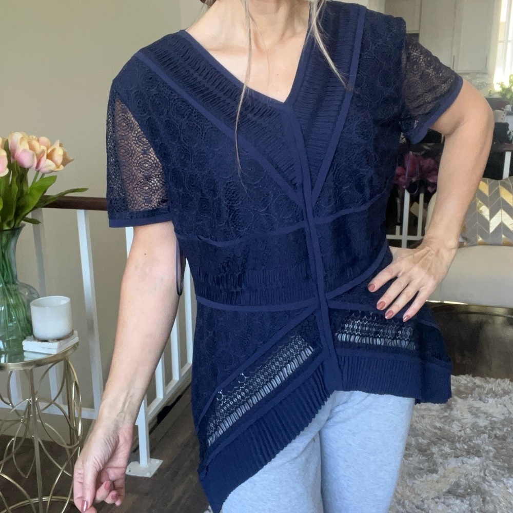 Talbot Runhof Navy Lace V-Neck High Low Short Sleeves Blouse Top Back Zip Vtg L